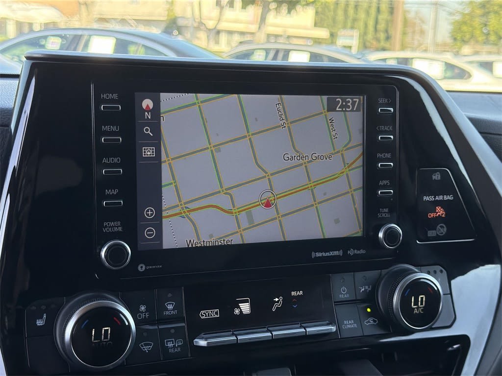 Thumbnail: 2021 Toyota Highlander - 14