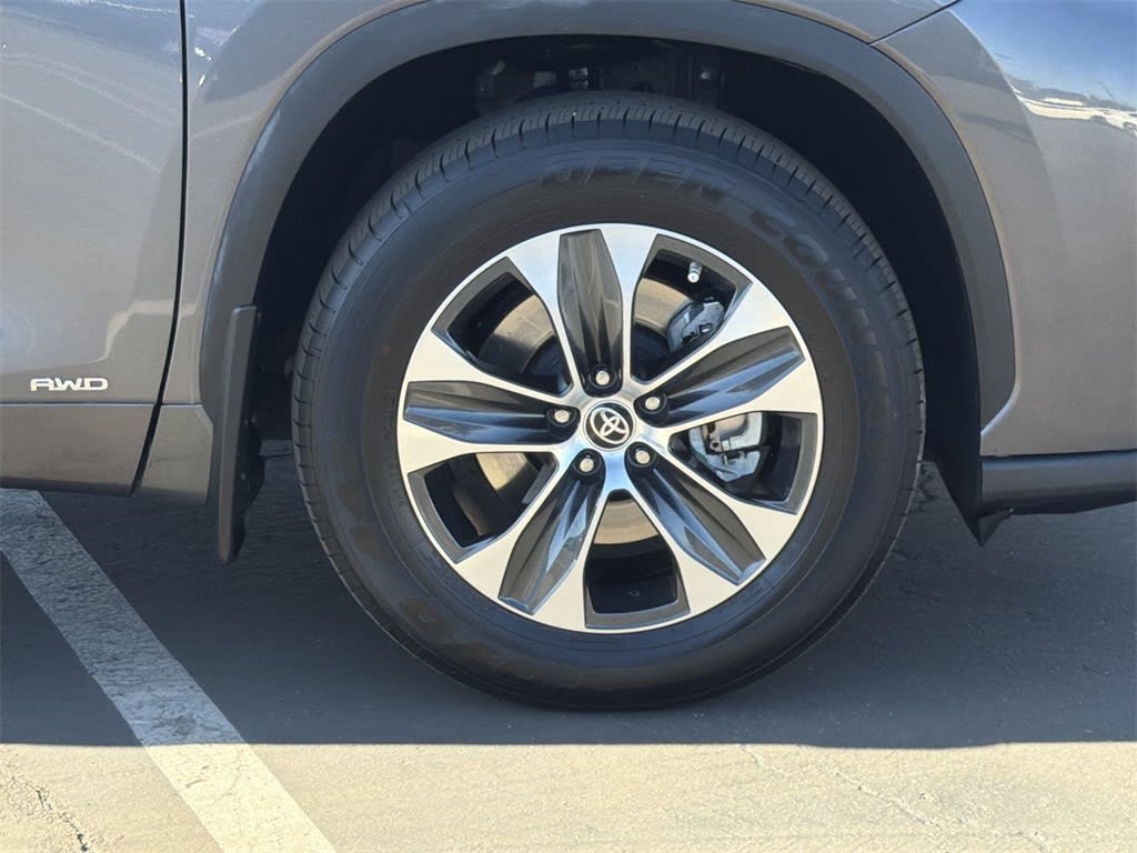 Thumbnail: 2021 Toyota Highlander - 8