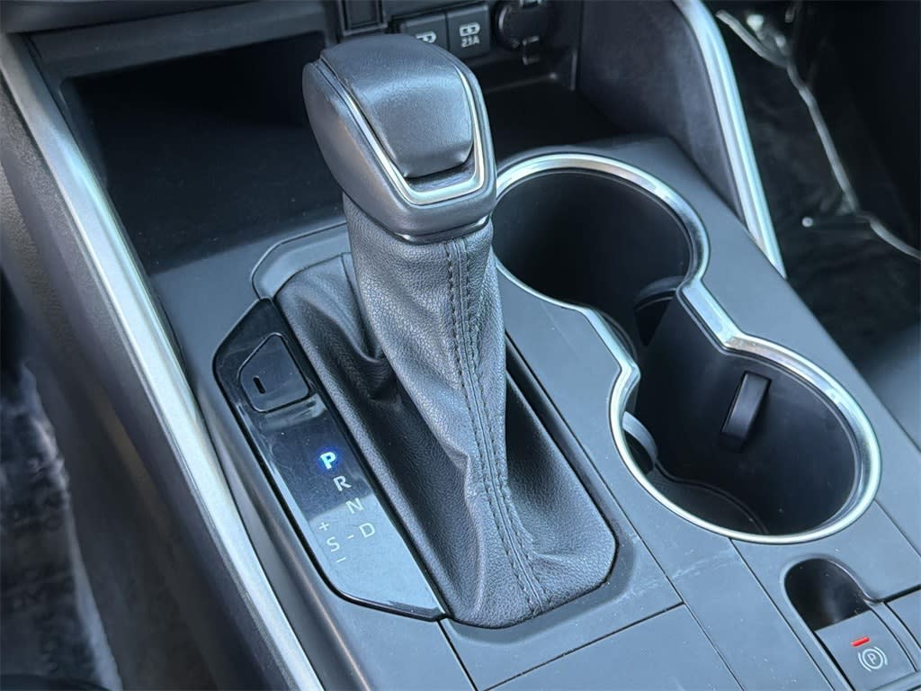 Thumbnail: 2021 Toyota Highlander - 15