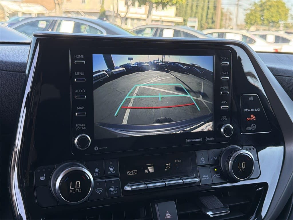 Thumbnail: 2021 Toyota Highlander - 27