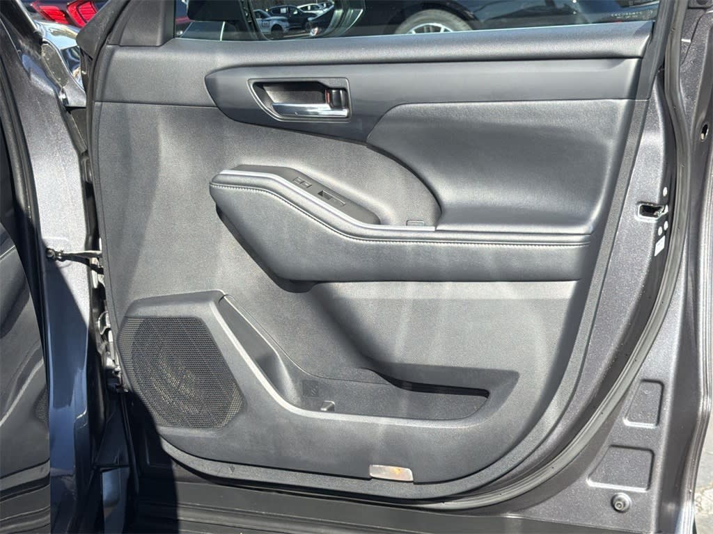 Thumbnail: 2021 Toyota Highlander - 40