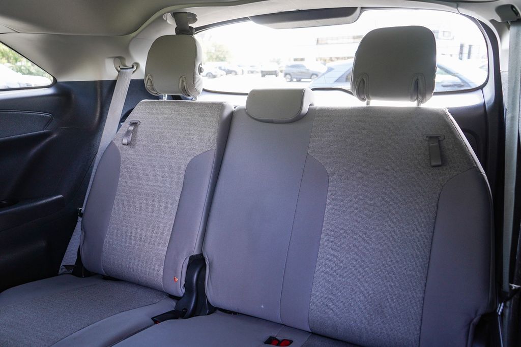 Thumbnail: 2025 Toyota Sienna - 23