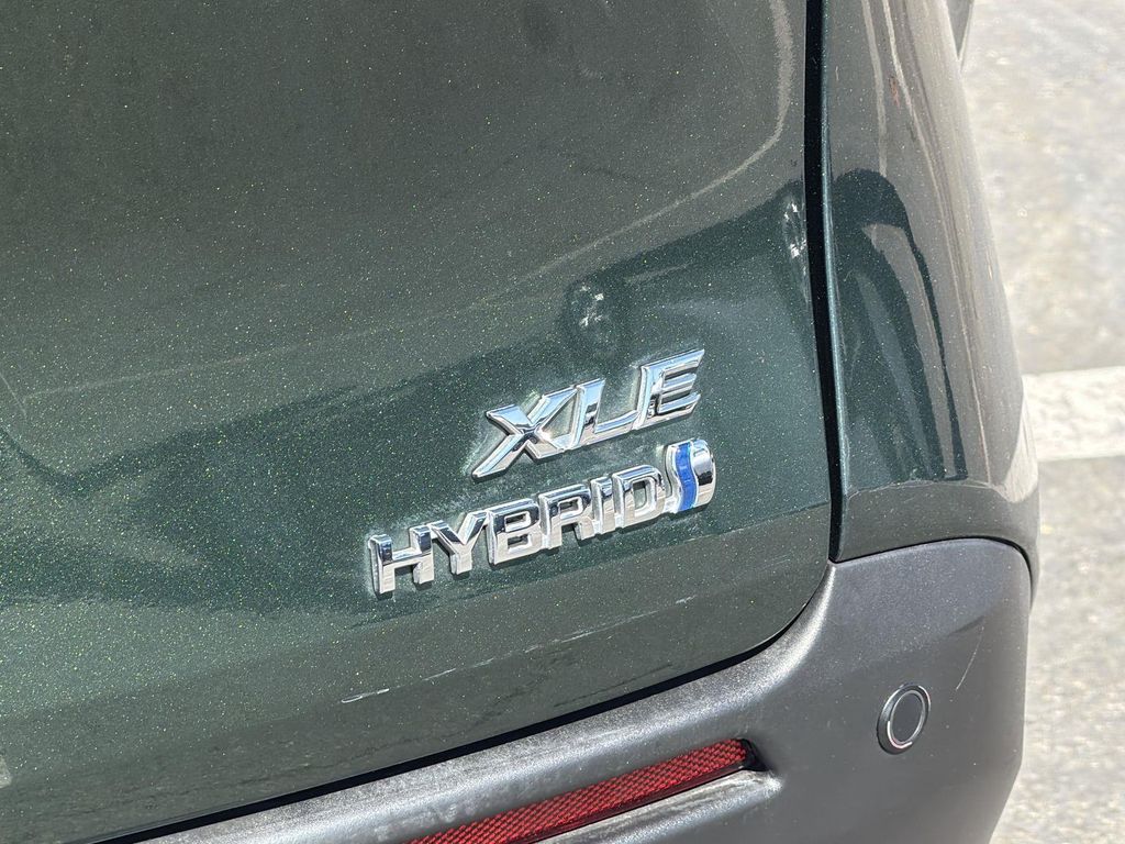 Thumbnail: 2023 Toyota Sienna - 35