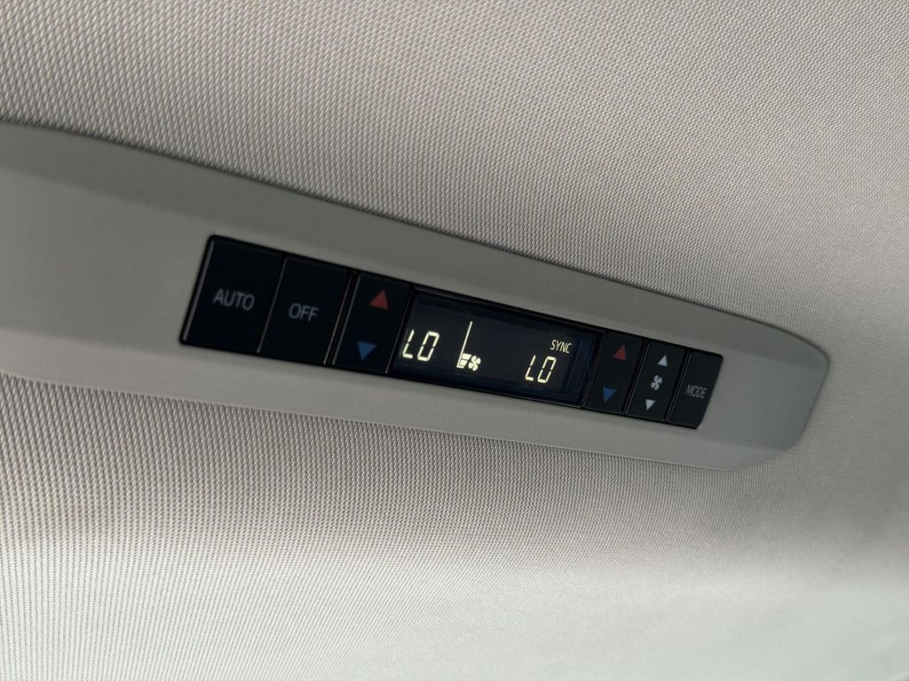 Thumbnail: 2023 Toyota Sienna - 7