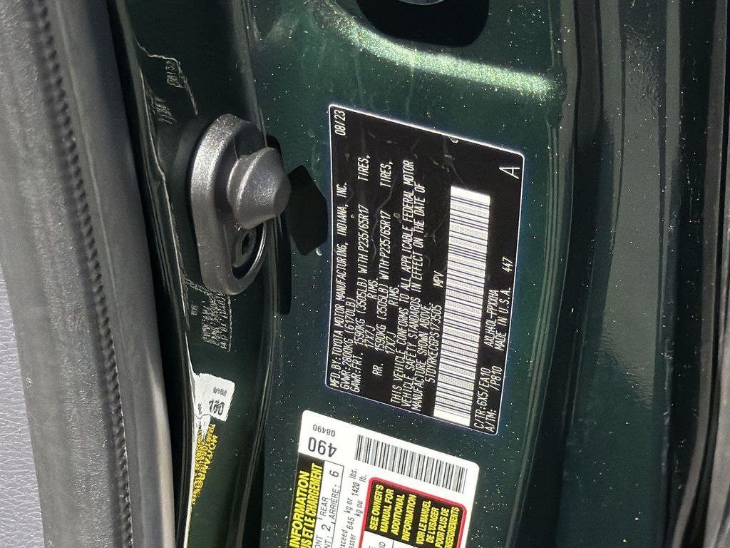 Thumbnail: 2023 Toyota Sienna - 18