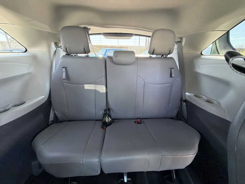 Thumbnail: 2023 Toyota Sienna - 34