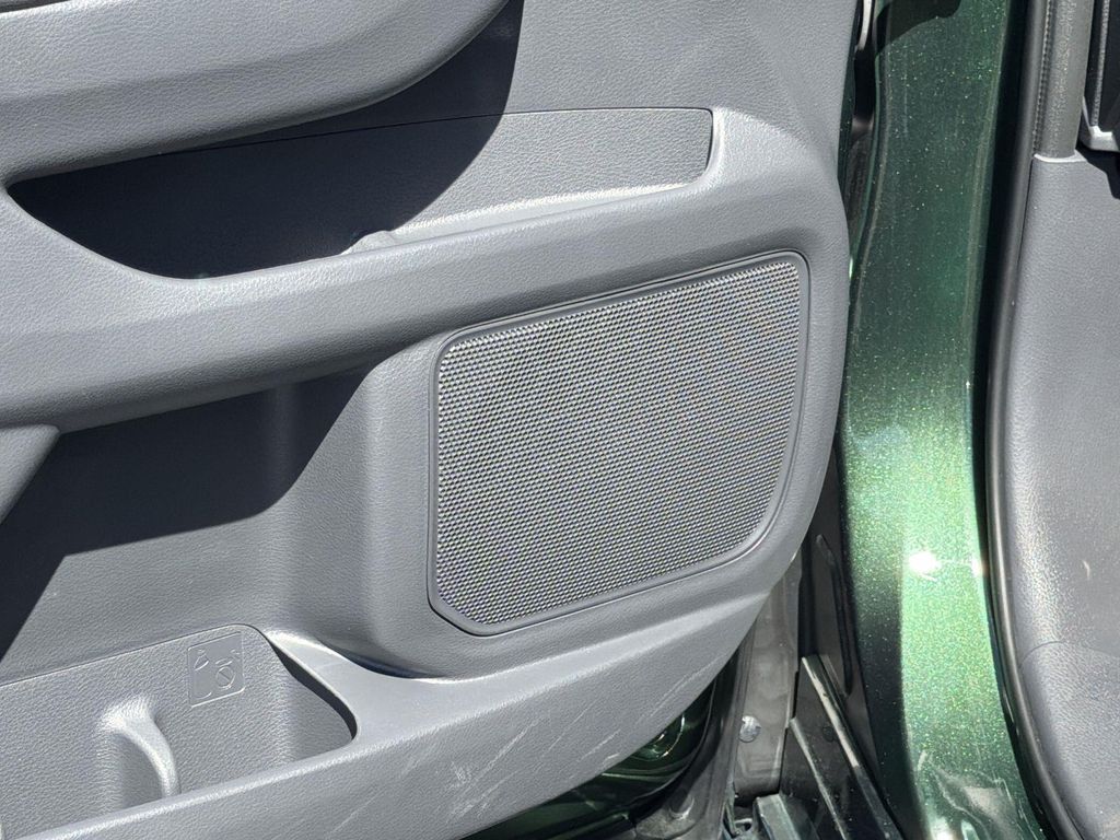 Thumbnail: 2023 Toyota Sienna - 10