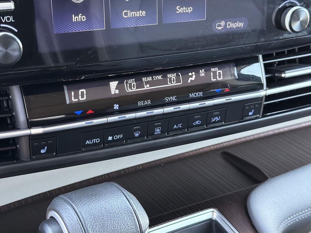 Thumbnail: 2023 Toyota Sienna - 26