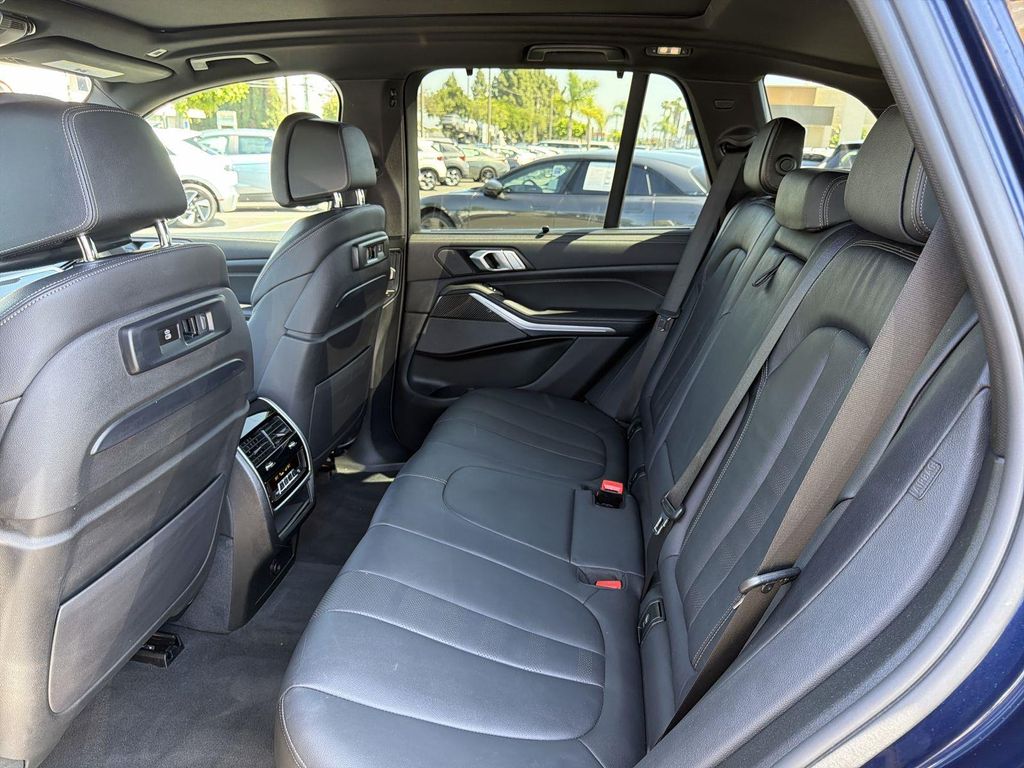 Thumbnail: 2021 BMW X5 - 11