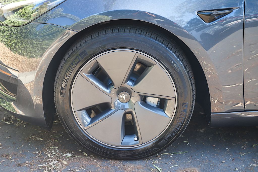 Thumbnail: 2023 Tesla Model 3 - 7