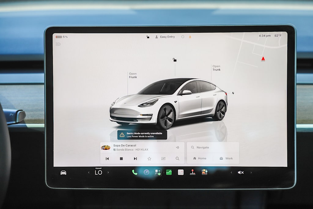 Thumbnail: 2023 Tesla Model 3 - 12