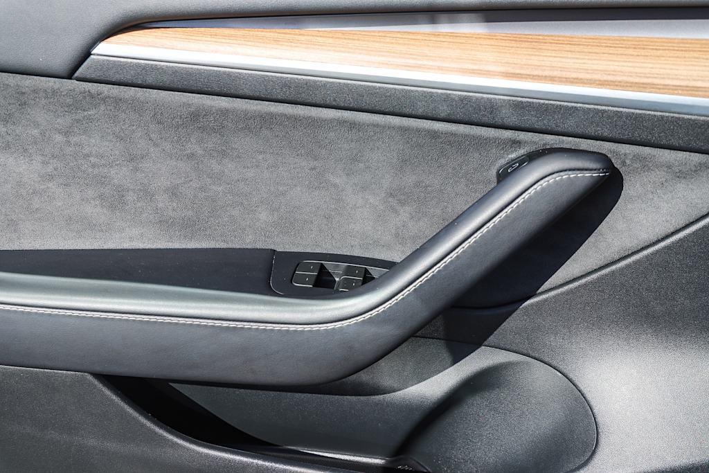 Thumbnail: 2023 Tesla Model 3 - 21