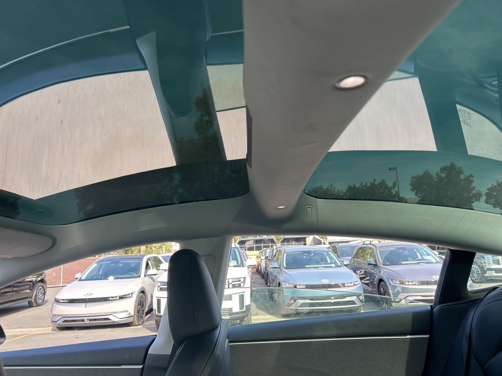 Thumbnail: 2025 Tesla Model 3 - 10