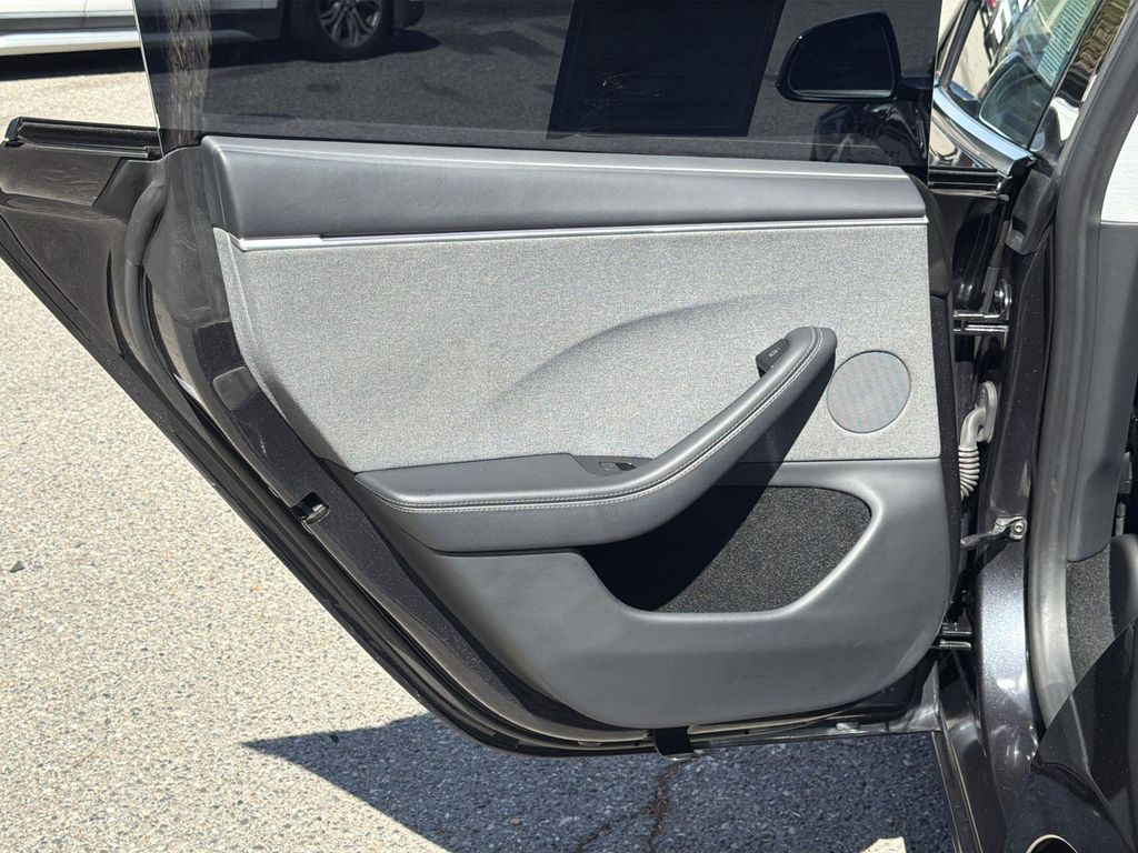 Thumbnail: 2024 Tesla Model 3 - 33