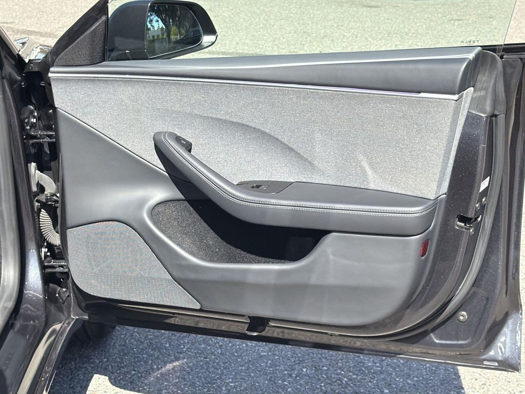 Thumbnail: 2024 Tesla Model 3 - 37