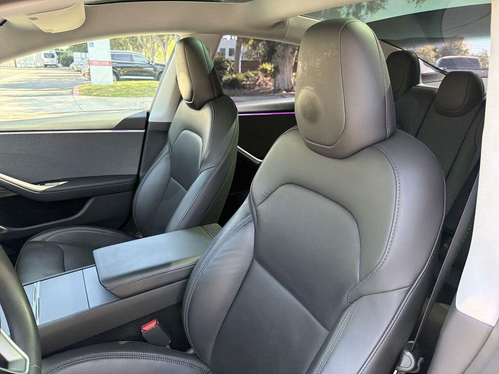 Thumbnail: 2024 Tesla Model 3 - 10