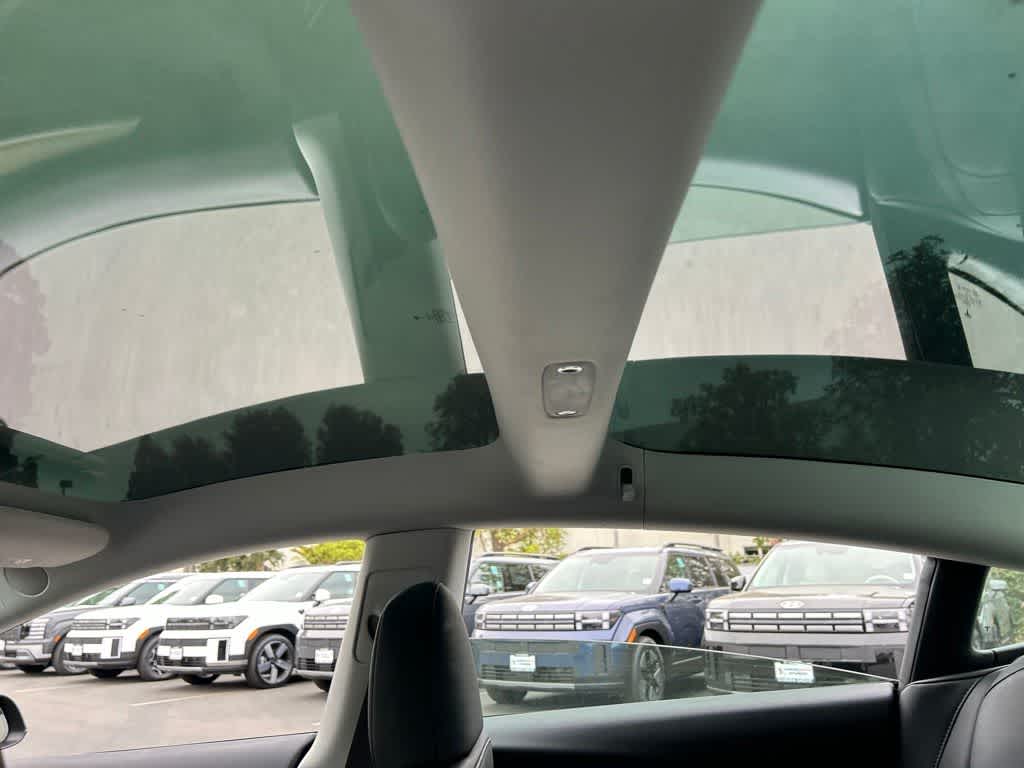 Thumbnail: 2023 Tesla Model 3 - 9