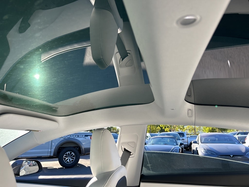 Thumbnail: 2025 Tesla Model 3 - 9