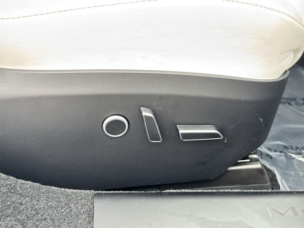 Thumbnail: 2023 Tesla Model S - 38