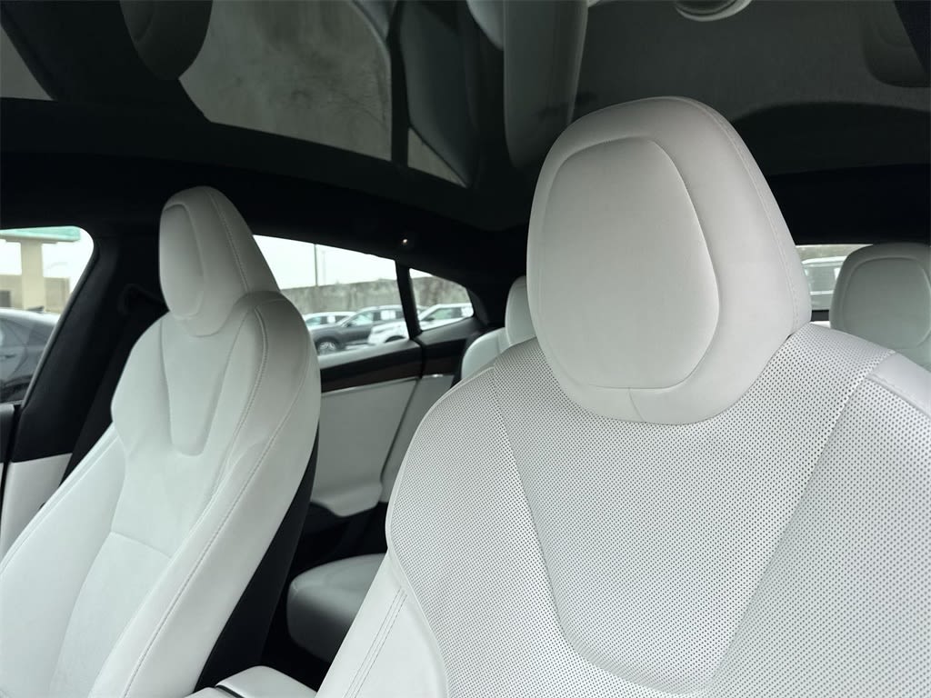 Thumbnail: 2023 Tesla Model S - 10