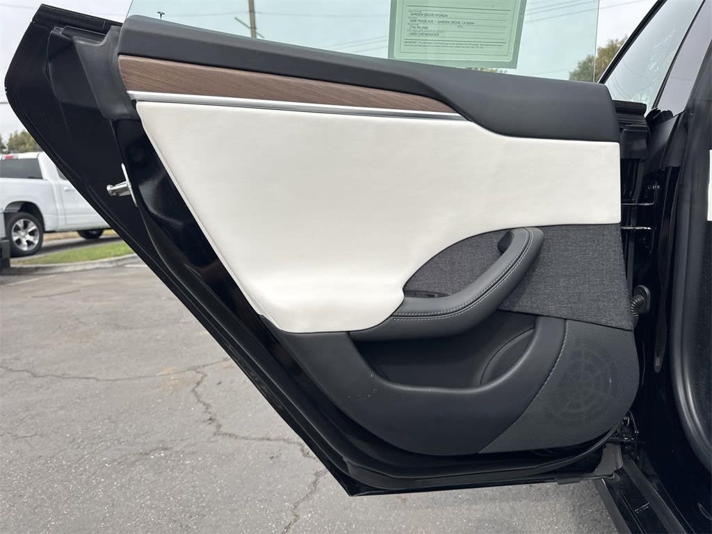 Thumbnail: 2023 Tesla Model S - 33