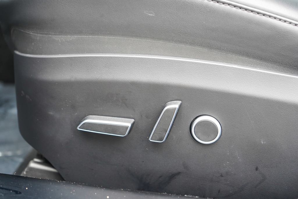 Thumbnail: 2023 Tesla Model S - 22