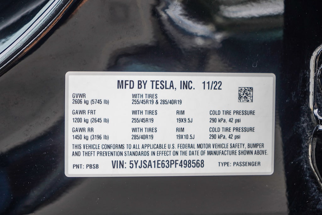 Thumbnail: 2023 Tesla Model S - 27