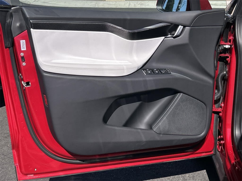 Thumbnail: 2021 Tesla Model X - 36