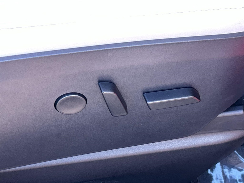 Thumbnail: 2021 Tesla Model X - 44