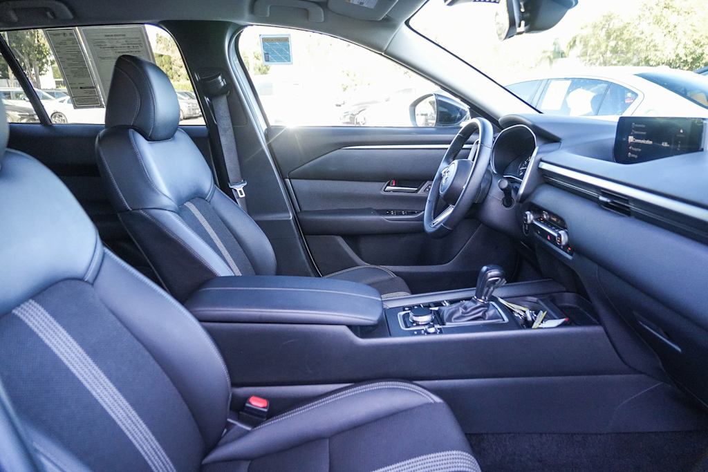 Thumbnail: 2025 Mazda CX-50 - 10