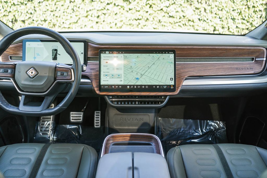 Thumbnail: 2023 Rivian R1S - 2