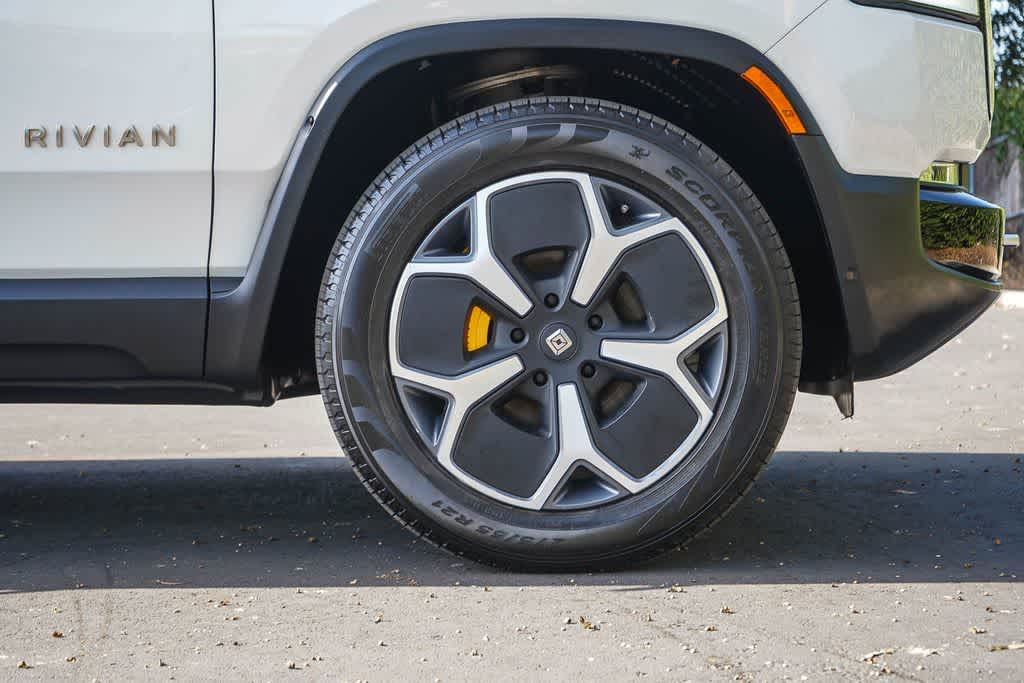 Thumbnail: 2023 Rivian R1S - 21