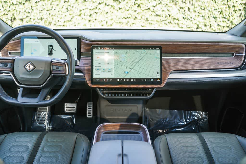 Thumbnail: 2023 Rivian R1S - 2