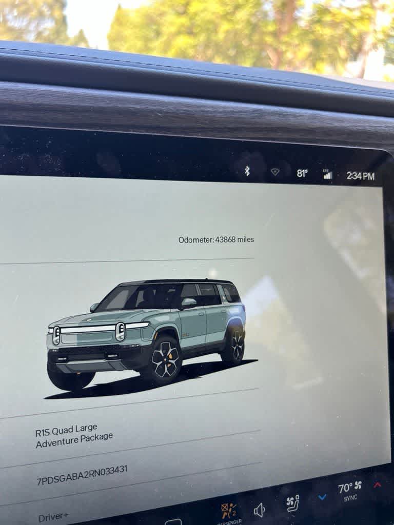 Thumbnail: 2024 Rivian R1S - 5