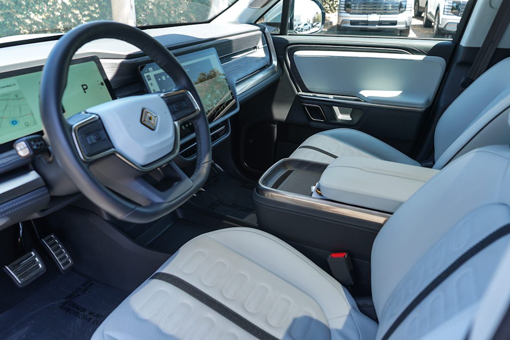 Thumbnail: 2024 Rivian R1S - 12