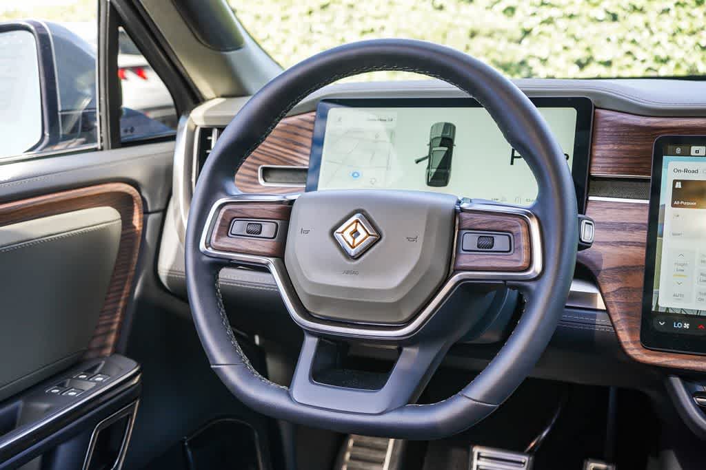 Thumbnail: 2023 Rivian R1S - 9