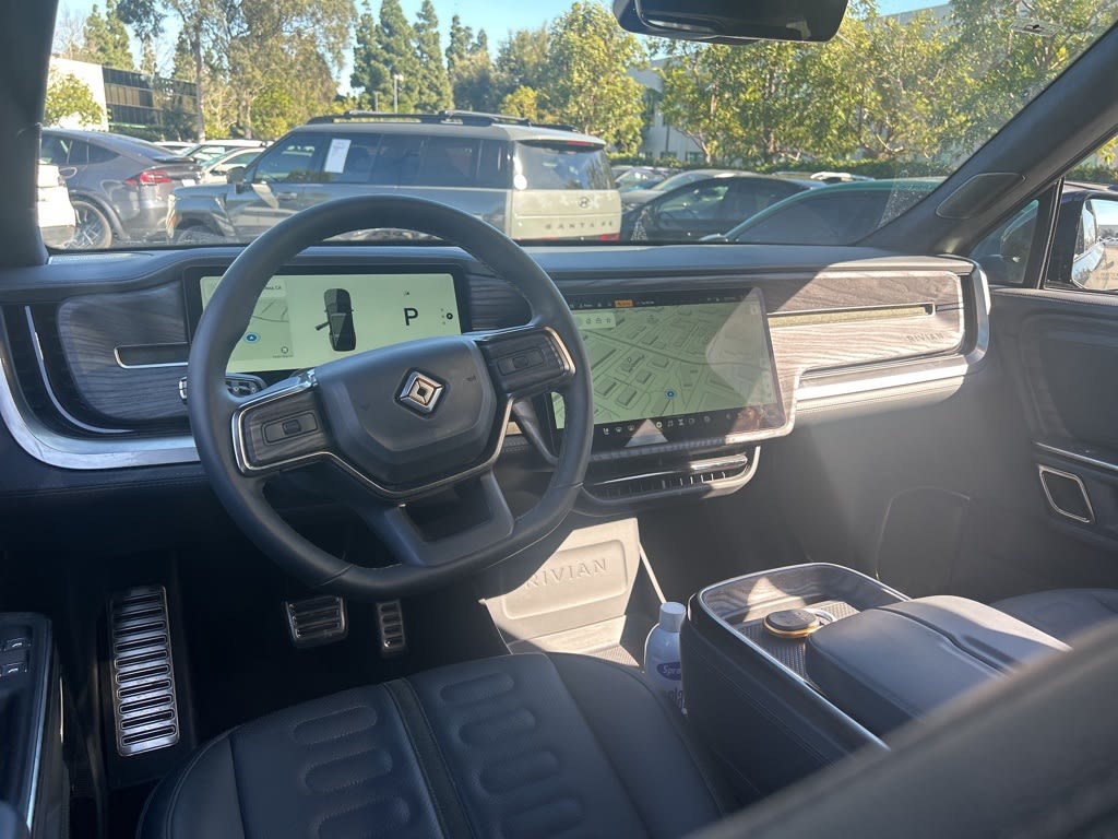 Thumbnail: 2022 Rivian R1S - 2