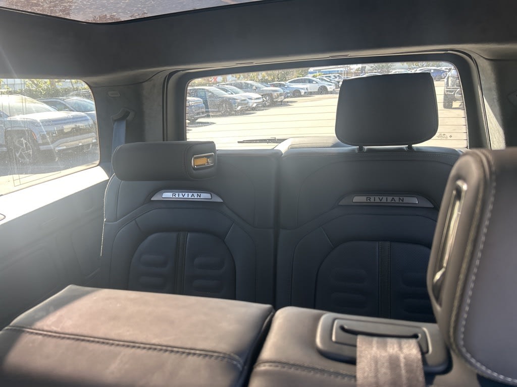 Thumbnail: 2022 Rivian R1S - 6