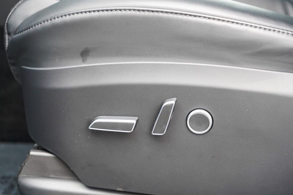 Thumbnail: 2023 Tesla Model X - 21