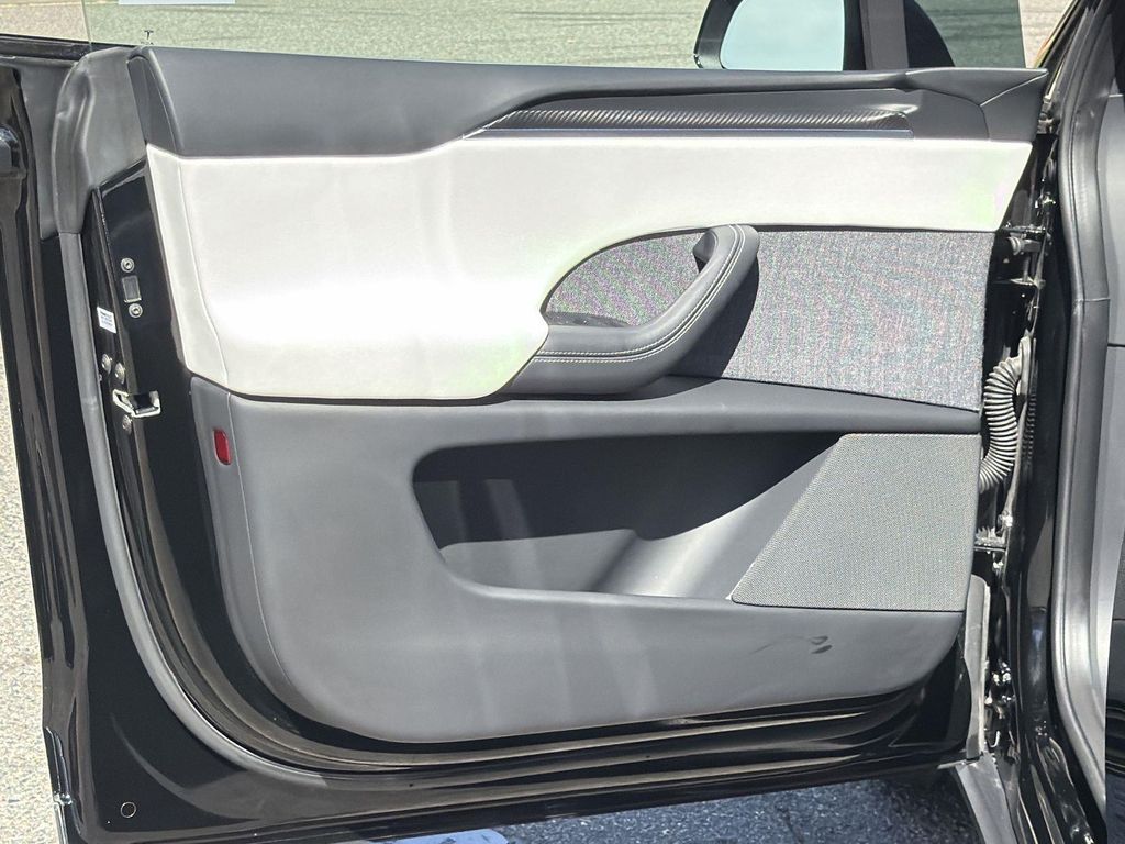 Thumbnail: 2022 Tesla Model X - 27