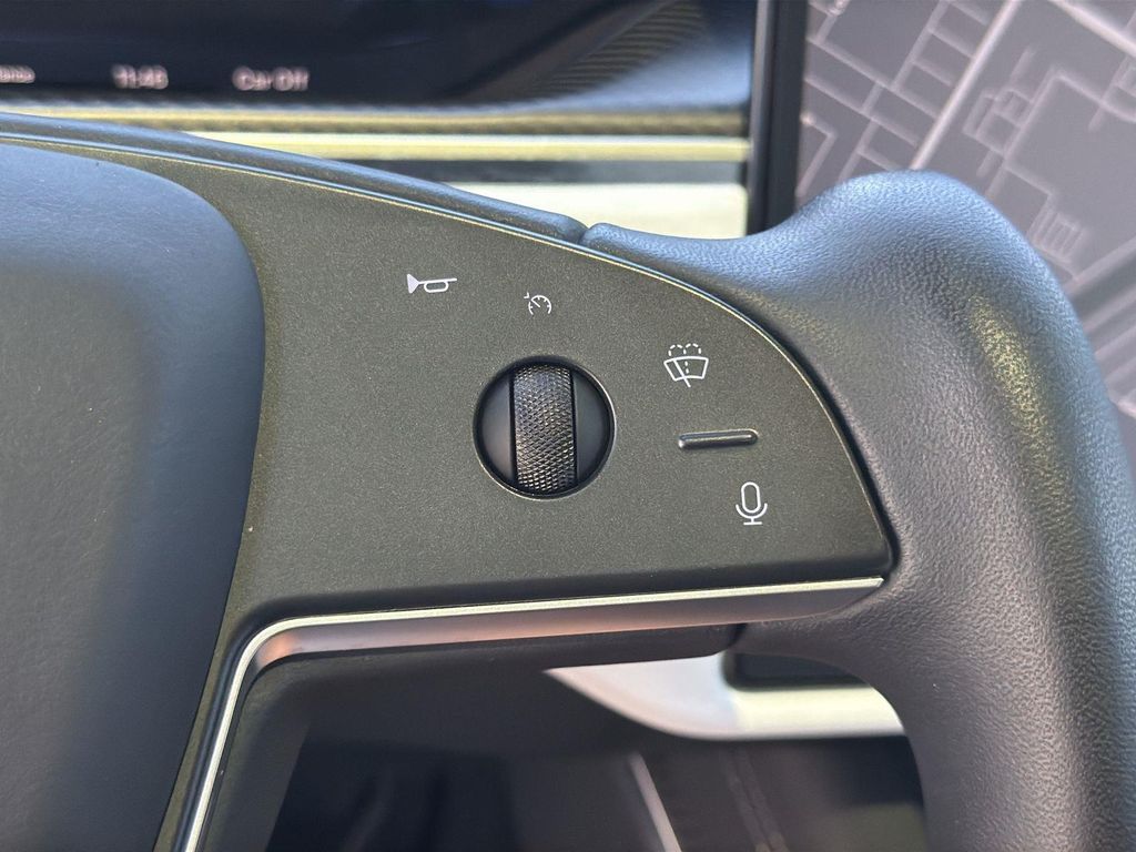 Thumbnail: 2022 Tesla Model X - 20