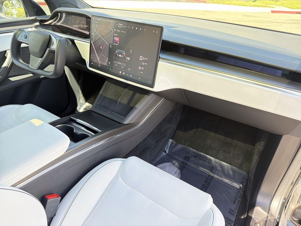 Thumbnail: 2022 Tesla Model X - 9