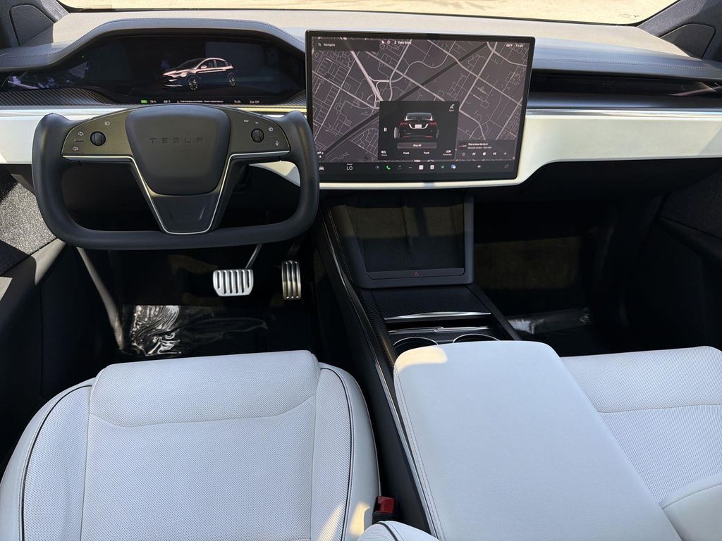 Thumbnail: 2022 Tesla Model X - 2