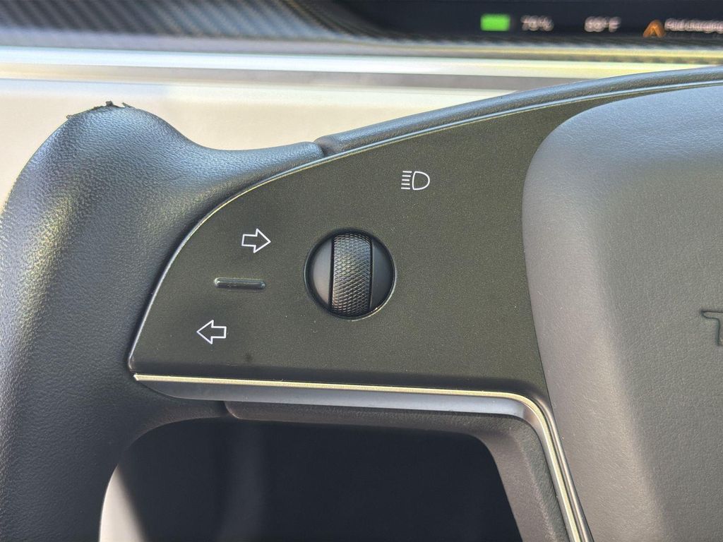 Thumbnail: 2022 Tesla Model X - 19