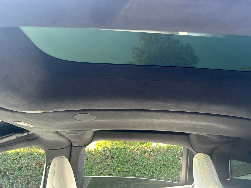Thumbnail: 2022 Tesla Model X - 10