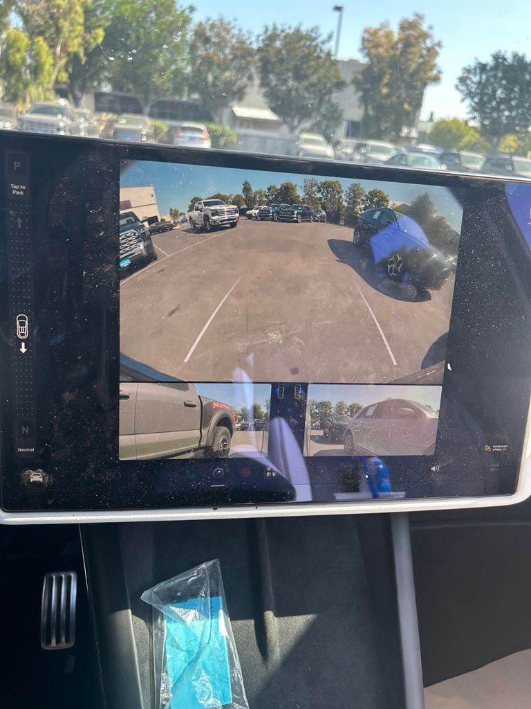 Thumbnail: 2022 Tesla Model X - 11