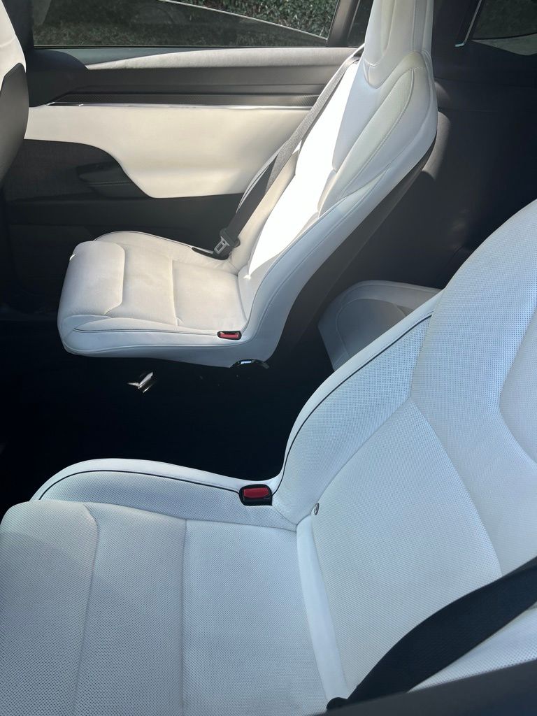 Thumbnail: 2022 Tesla Model X - 9