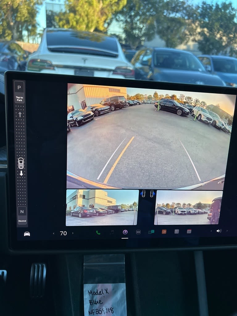 Thumbnail: 2022 Tesla Model X - 11