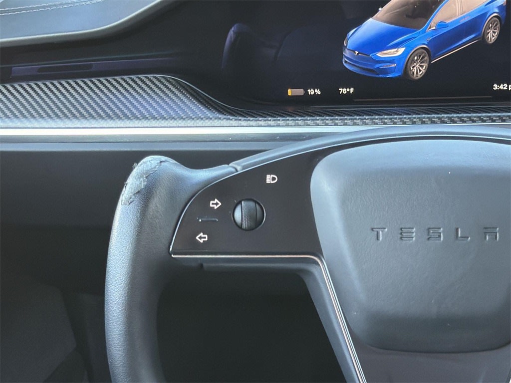 Thumbnail: 2022 Tesla Model X - 22