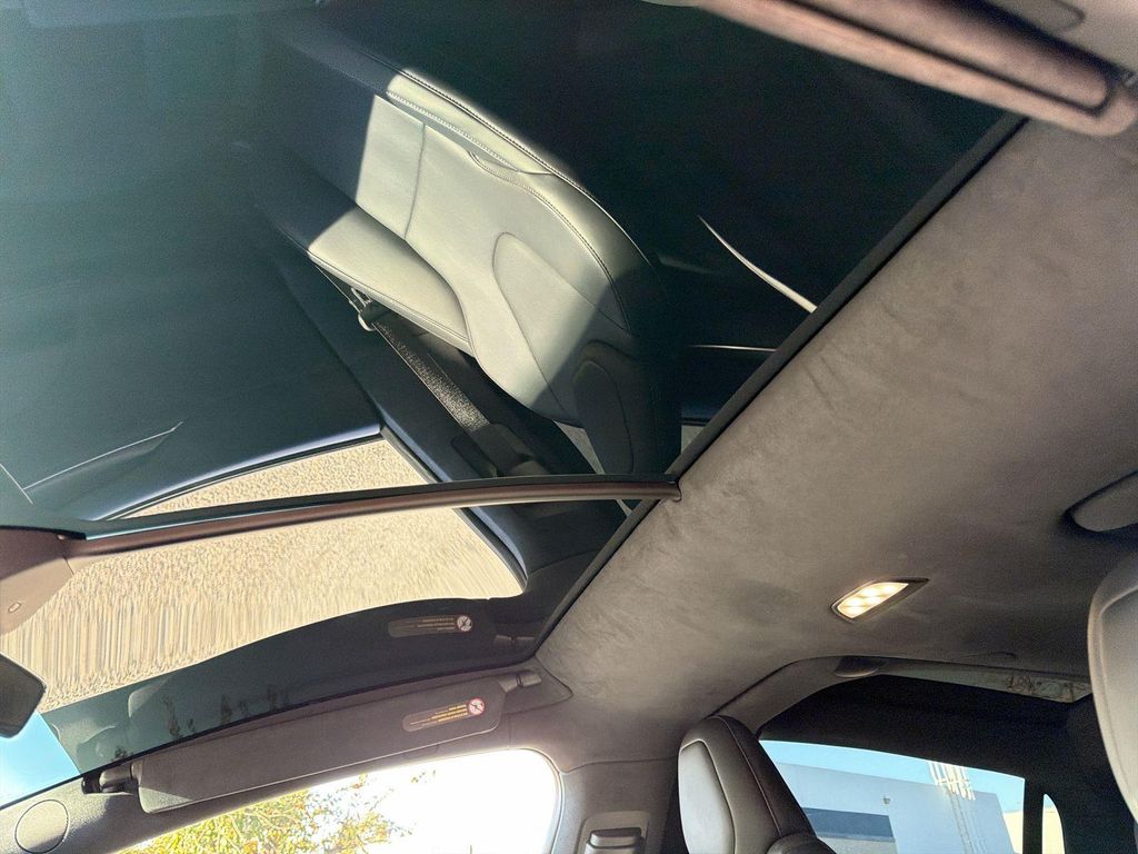 Thumbnail: 2022 Tesla Model X - 20